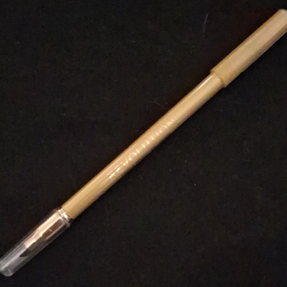 Revolution Streamline Waterline Eyeliner Pencil in Beige